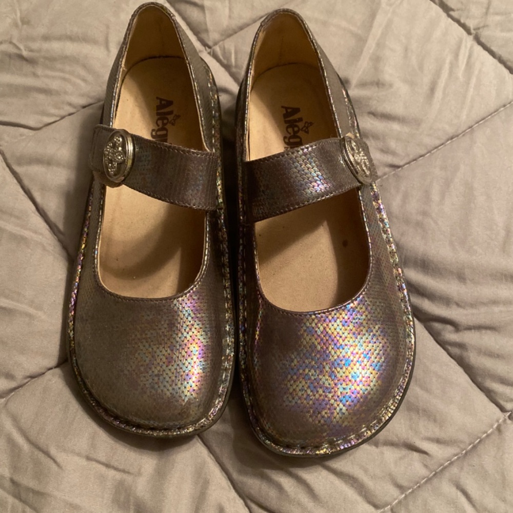Shoes - Picture 2 of 2